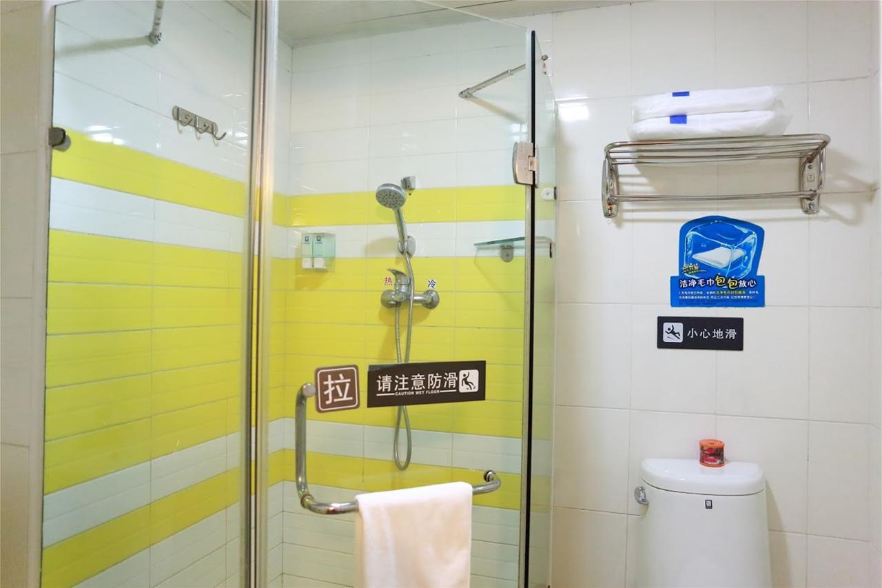 7Days Inn Hui Zhou Chen Jiang Avenue Huizhou  Exterior foto